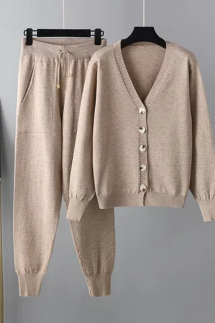 Autumn/Winter Cardigan & Harem Pants Outfit