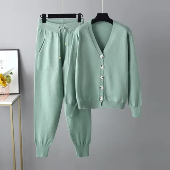 Autumn/Winter Cardigan & Harem Pants Outfit