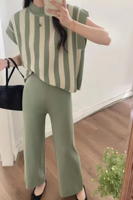 Knitted Two-Piece Set – Top & Wide-Leg Pant