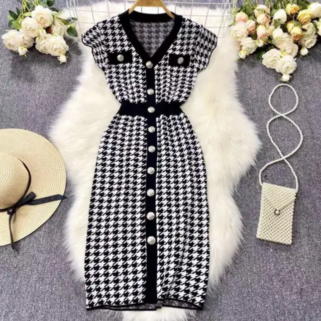 Vintage Knit V-Neck Midi Dress – Summer Casual