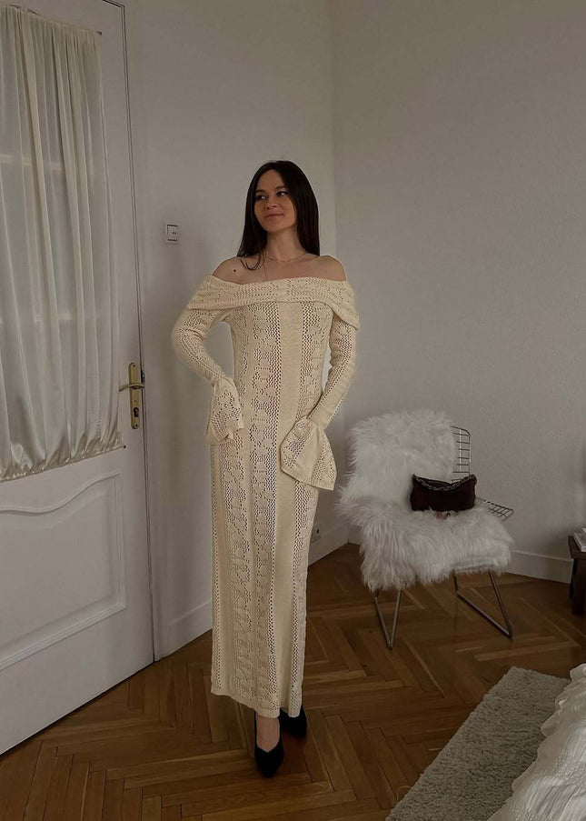 Long Dress – Classic Resort-Ready Silhouette