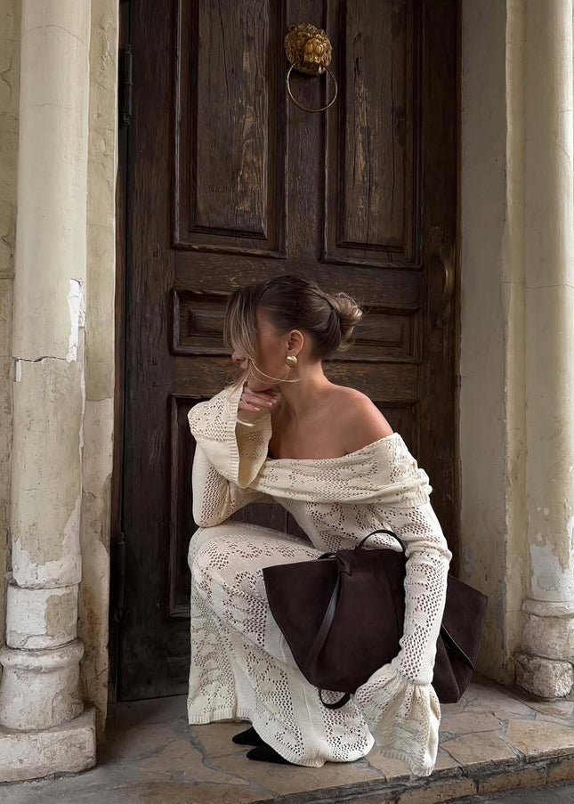 Long Dress – Classic Resort-Ready Silhouette