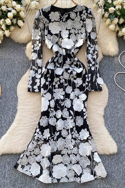 Women's Dress 2025 Spring Embroidery Waist Slim-Fit Dress