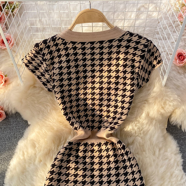 Short Sleeve V-neck Sheath Dress Summer Vintage Knitting High Waist Midi Dress Ladies Casual Dress Clothes Women Wholesale