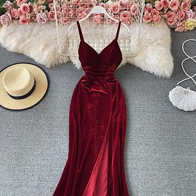 New Deep V Low-Cut High Open Fork Halter Banquet Host Gold Velvet Sexy Backless Evening Dresses