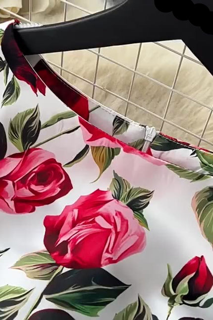 Estilo retro vestido estampado para mulheres no verão com uma cintura plissada a linha em torno do pescoço saia sem mangas