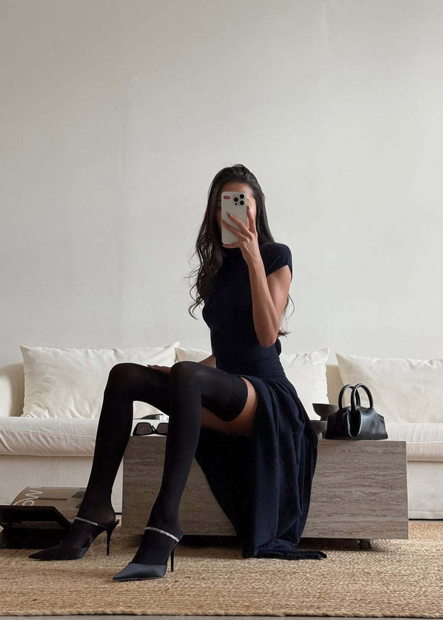 Long Dress – Sleek Look for Warm Evenings Out
